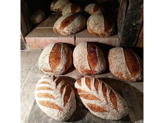 Пшеничный подовый хлеб на закваске